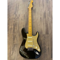 Fender American Ultra Stratocaster®, Maple Fingerboard, Texas Tea